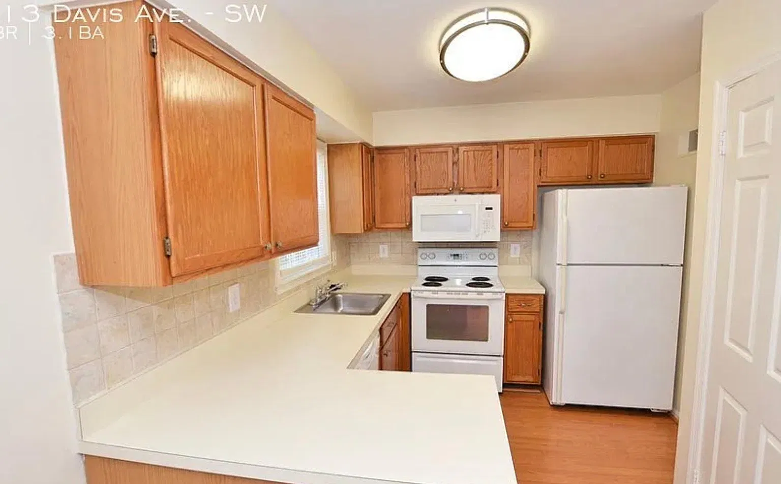 213 Davis Ave SW — Photo 2