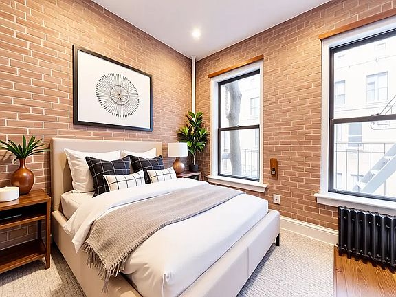 5th image of 119 Christopher St #2A