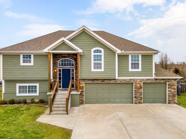 15808 Christie Dr, Basehor, KS 66007