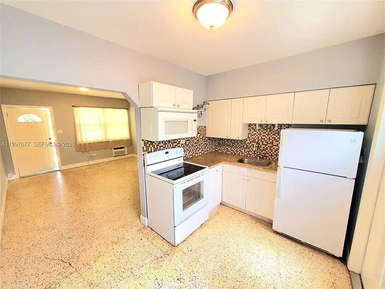 40 NW 44th St #40 — Photo 5