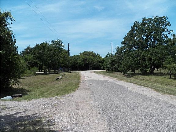 5th image of 19803 Kelly Ln
