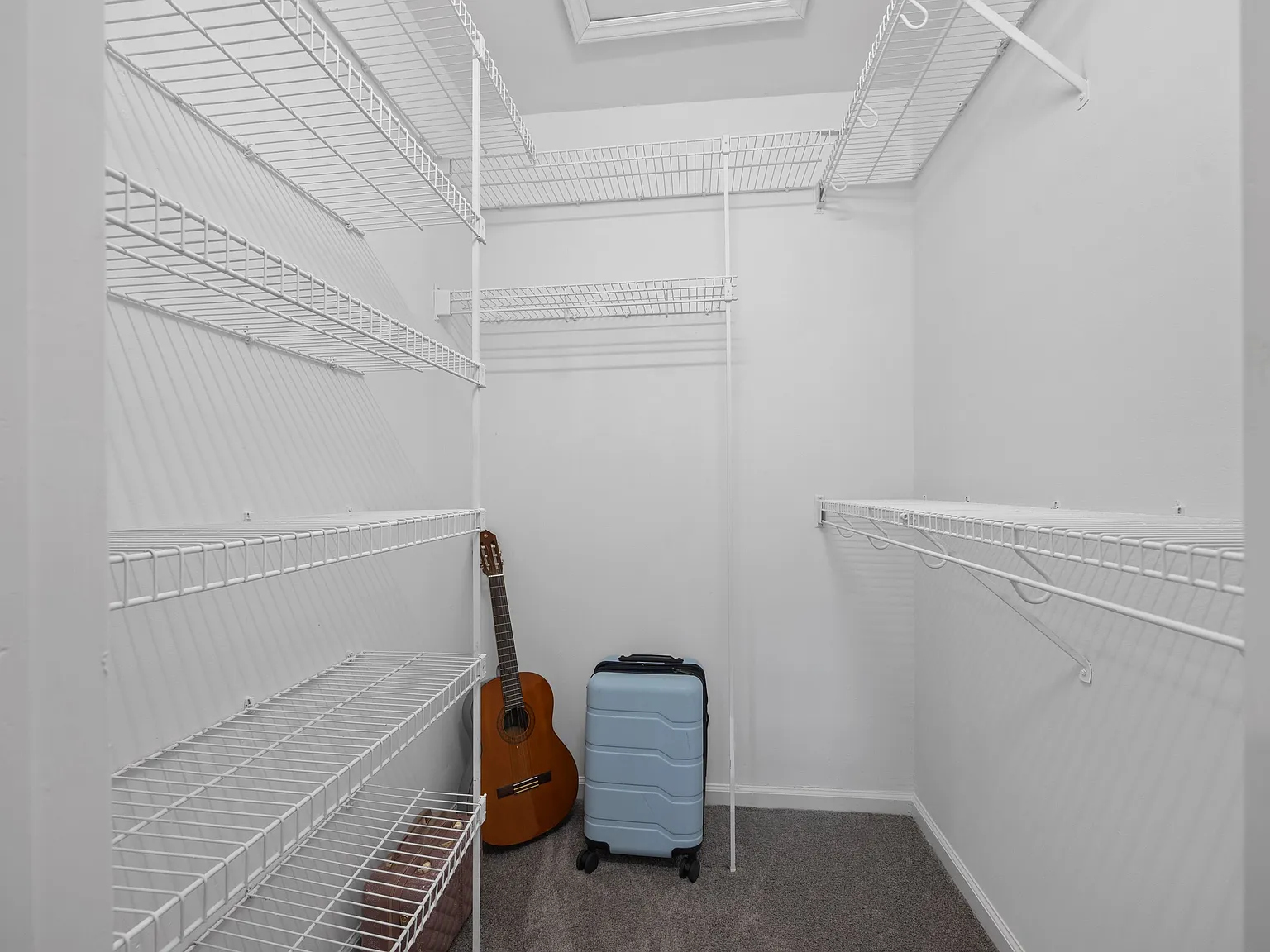 2 bed, 1.5 bath, 950 sqft, $2,100 — Photo 2