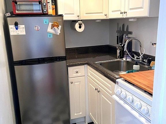 5th image of 25 W 13th St APT 2AS