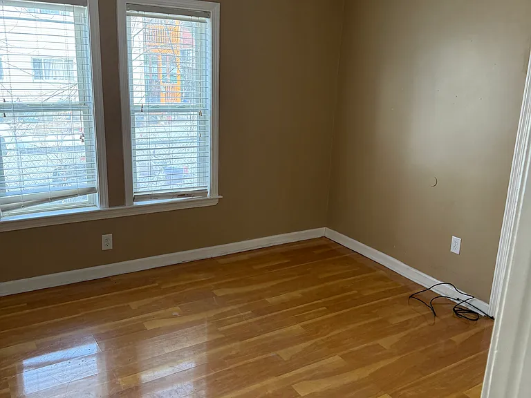 44 Capen St #1 — Photo 10