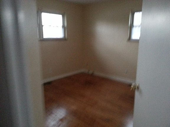 3rd image of 3529 Astor Ave