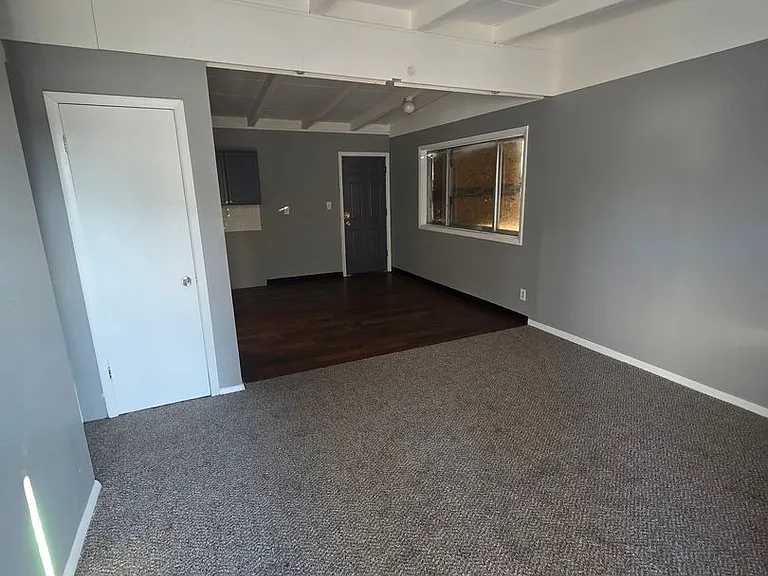 500 Saint Barbara Ln — Photo 2