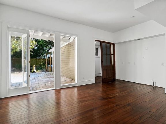 2nd image of 2338 Constance St