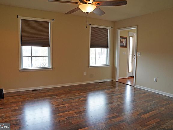 3rd image of 241 Paragon Dr