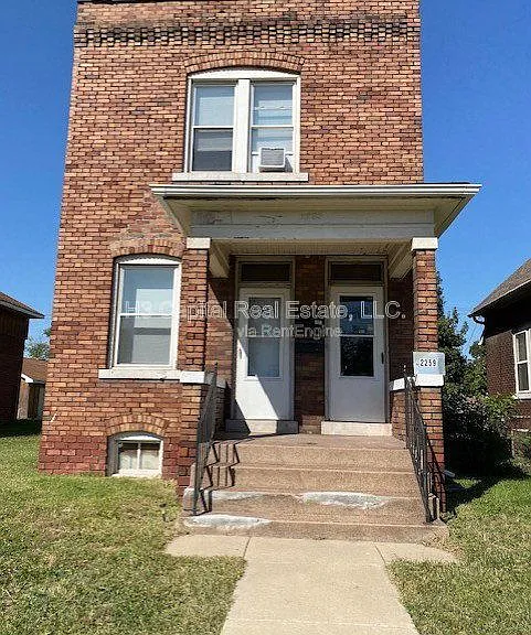 2259 Grand Ave #B — Photo 1