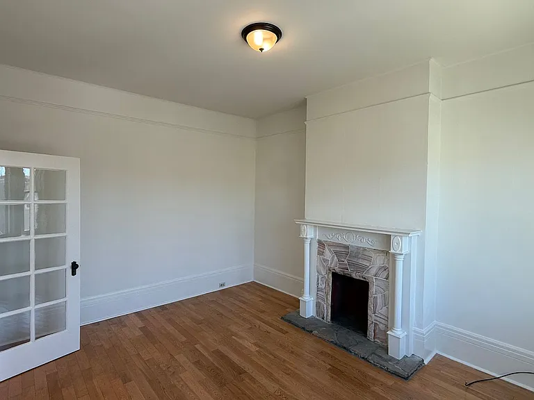875 Huron Ave — Photo 4
