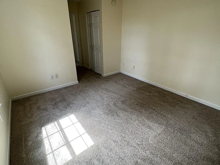 221 Fox Grove Cir #1 — Photo 7