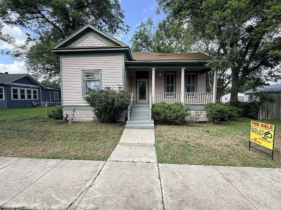 406 E. Main St., Cuero, TX
