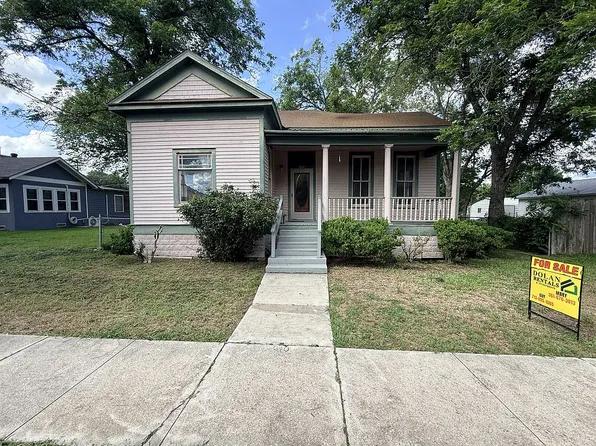 406 E Main St, Cuero, TX 77954