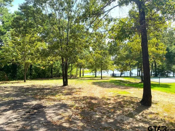 Loise Ln, Athens, TX 75752