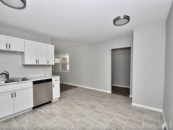 5th image of 4898 Radnor Dr