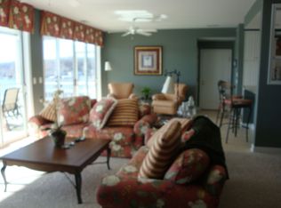 881 Summer Place Dr, Camdenton, MO 65020