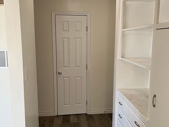 4th image of 2414 W Edinger Ave
