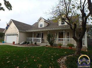 6708 SW Scathelock Rd, Topeka, KS 66614