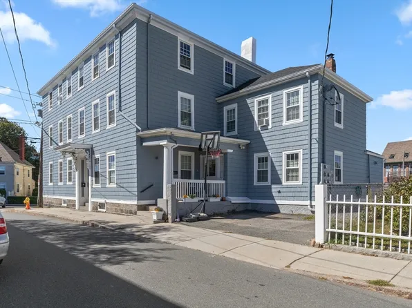 40 Middle St APT 2, Gloucester, MA 01930