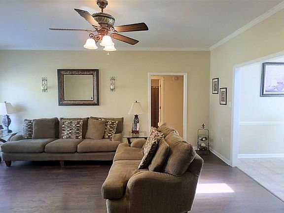 3rd image of 13512 Meadow Crossing Dr