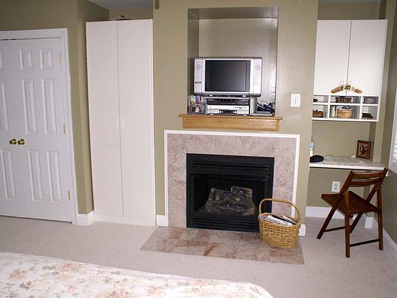 Master Suite Gas FP and Built-Ins