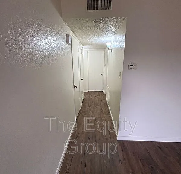 1400 W Elowin Ave — Photo 8