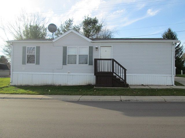 1st image of 33 Stratford Dr