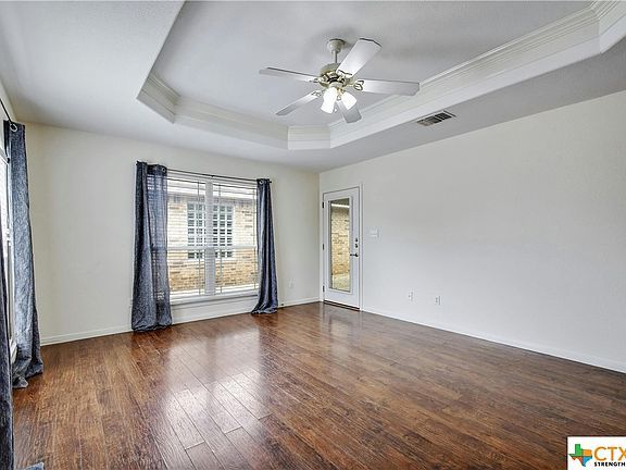 3rd image of 216 Dogwood Dr