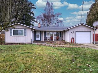 918 9th St SW, Puyallup, WA 98371