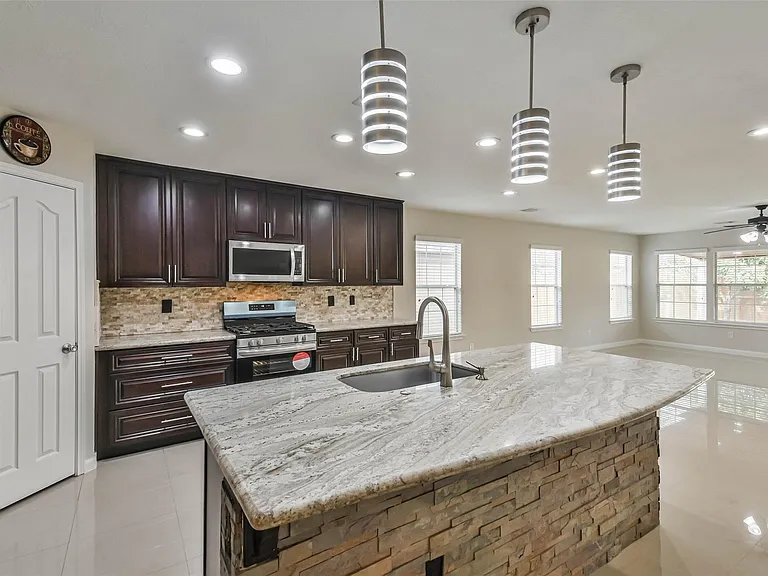 7718 Shavano Ln — Photo 13