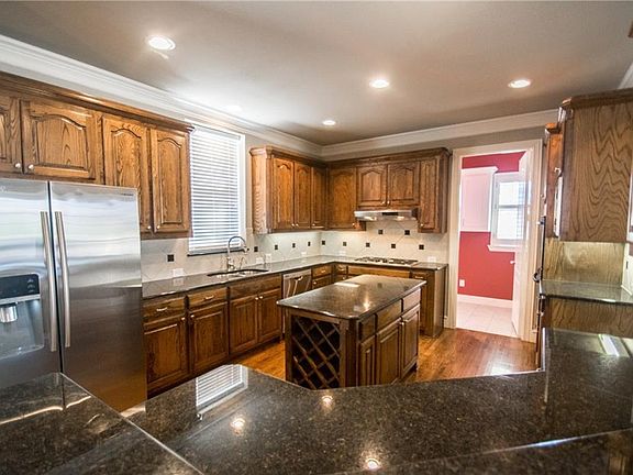 4th image of 1031 Saddlebrook Dr