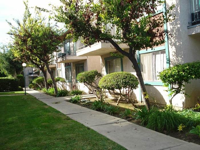 2nd image of 300 S Monte Vista St