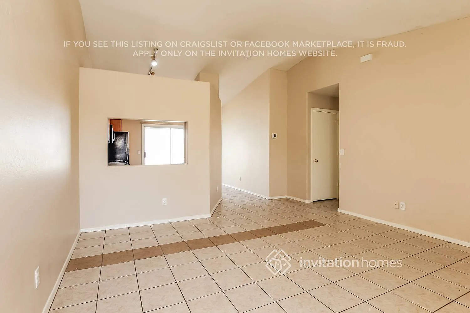 5703 N 67th Dr Glendale, AZ 85303 — Photo 4