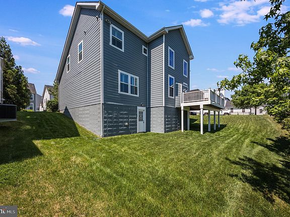 4th image of 1007 Saunders Dr