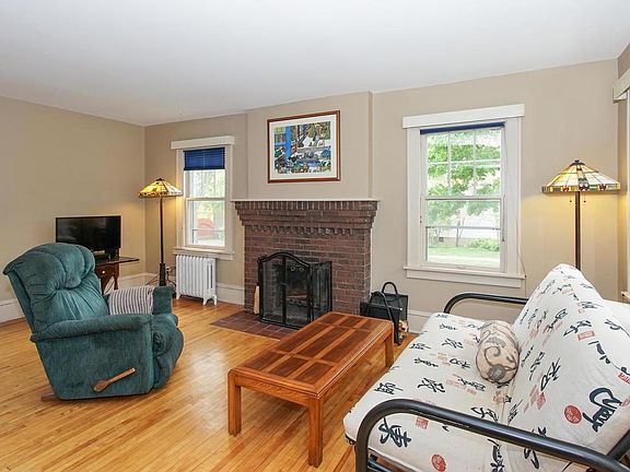 4th image of 2058 James Ave
