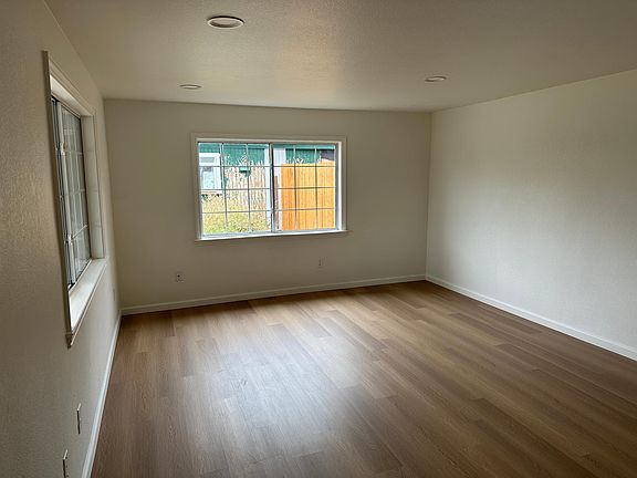 3rd image of 4584 Gravenstein Hwy N