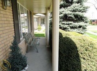 30327 Pembroke Dr, Warren, MI 48092