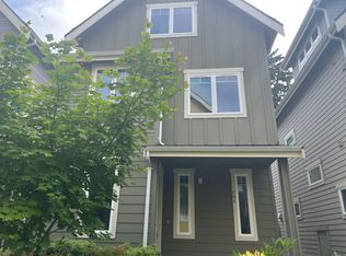 686 Wintersweet Rd NE, Bainbridge Island, WA 98110