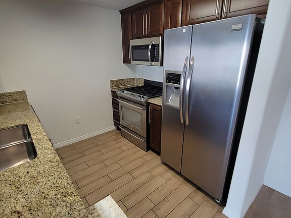 2nd image of 11923 Kling St #104