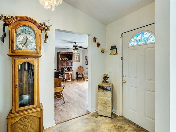 3rd image of 10348 Joanies Run