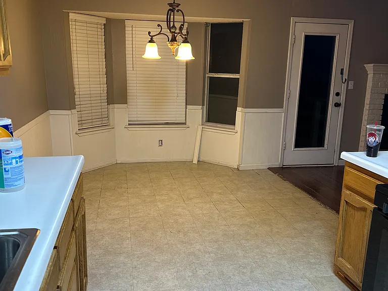 11009 S Nandina Ave — Photo 4