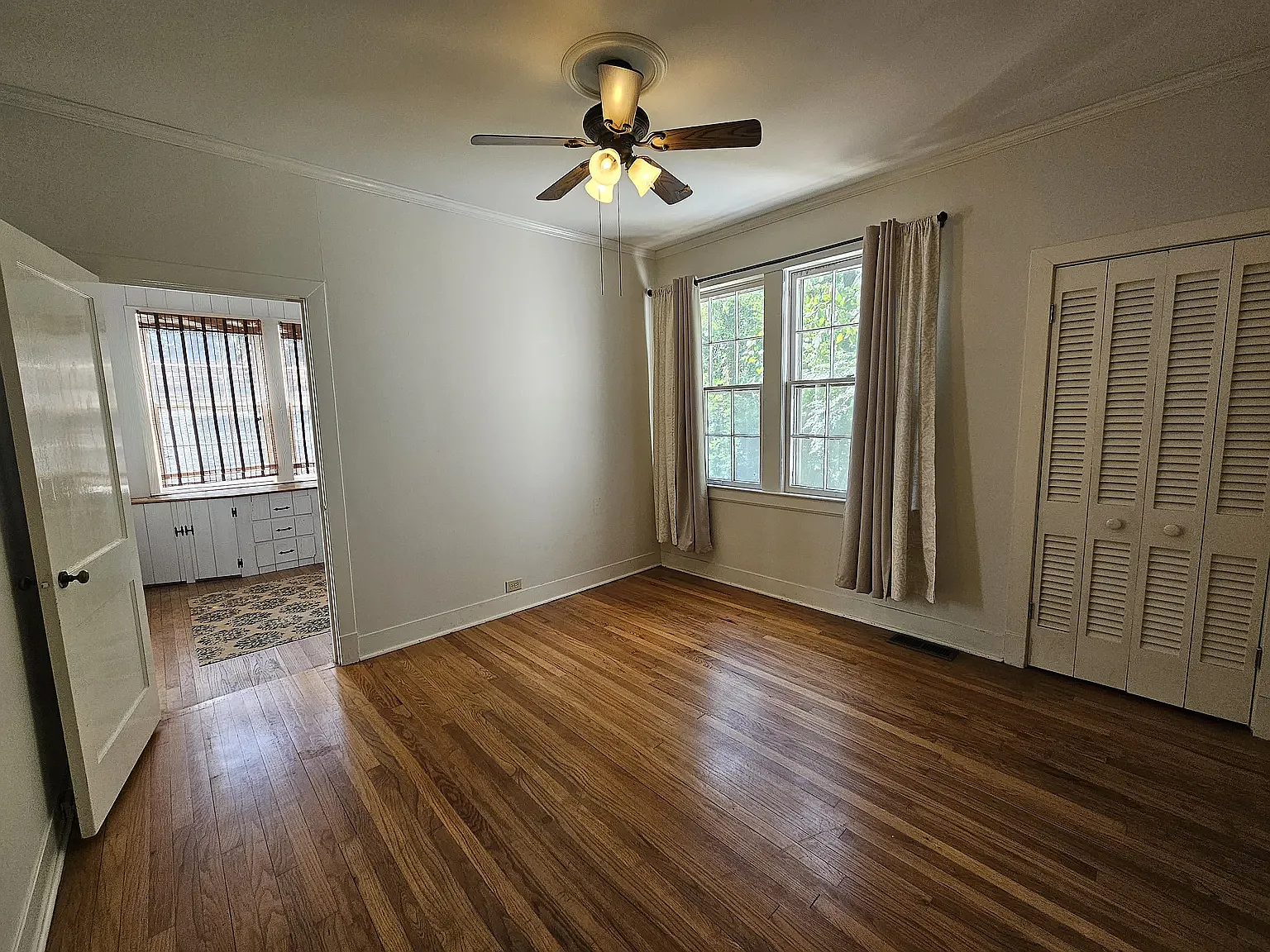 4 bed, 1700 sqft, $1,700 — Photo 2