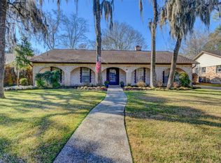 1014 Woodfield Ln, Houston, TX 77073