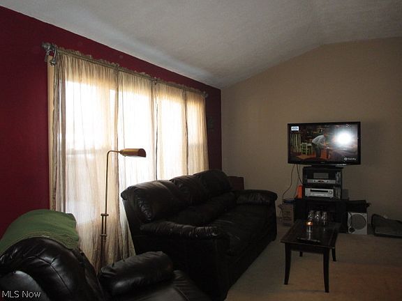 2nd image of 2914 Bainbridge Ave