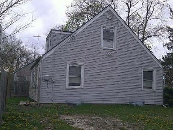 5th image of 1905 E Linden St
