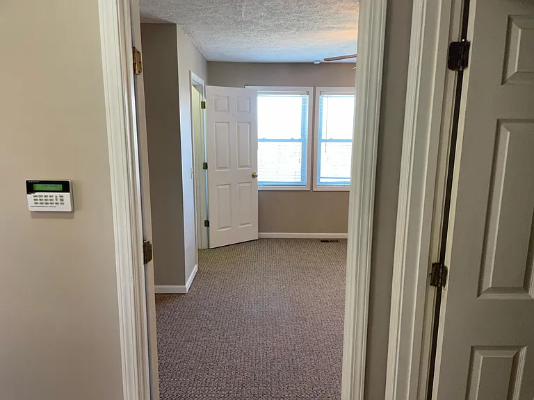 Bay Heights Cir — Photo 30