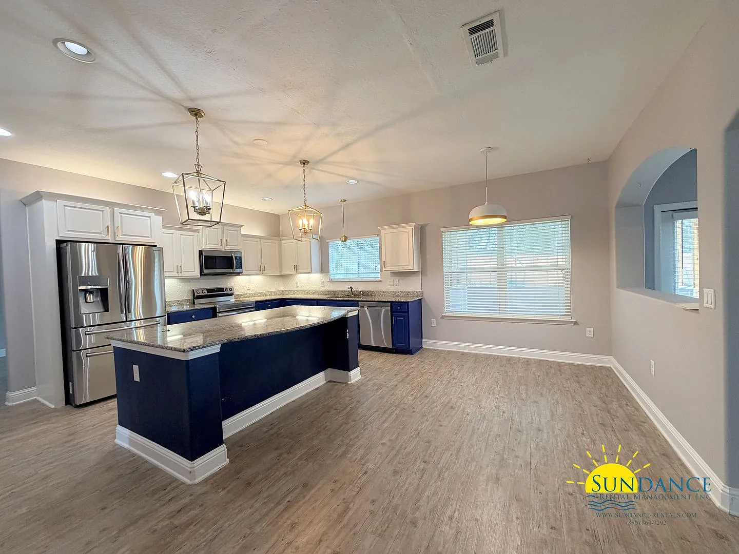 Stunning 4-Bedroom Navarre Home on a Quiet Cul-de-Sac, Minutes from Navarre Beach! — Photo 4