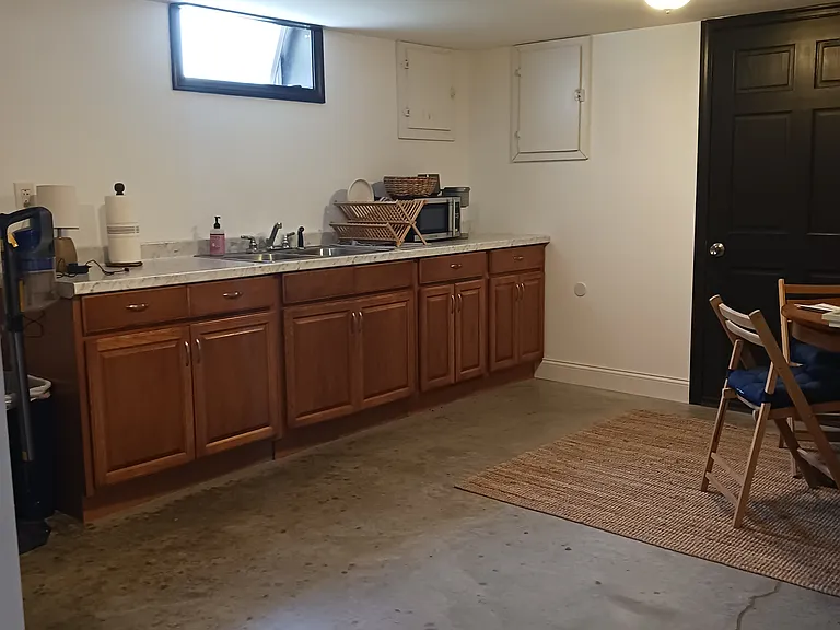 751 Academy Ave #BASEMENT — Photo 8