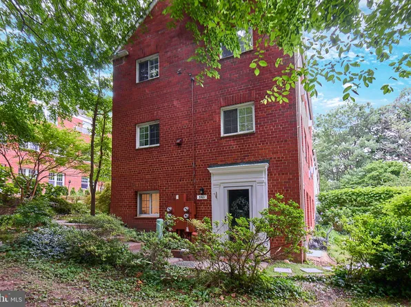 3501 Martha Custis Dr, Alexandria, VA 22302