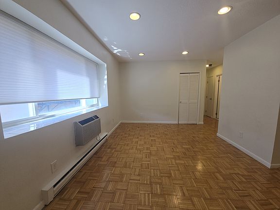 4th image of 10 Scottfield Rd APT 22